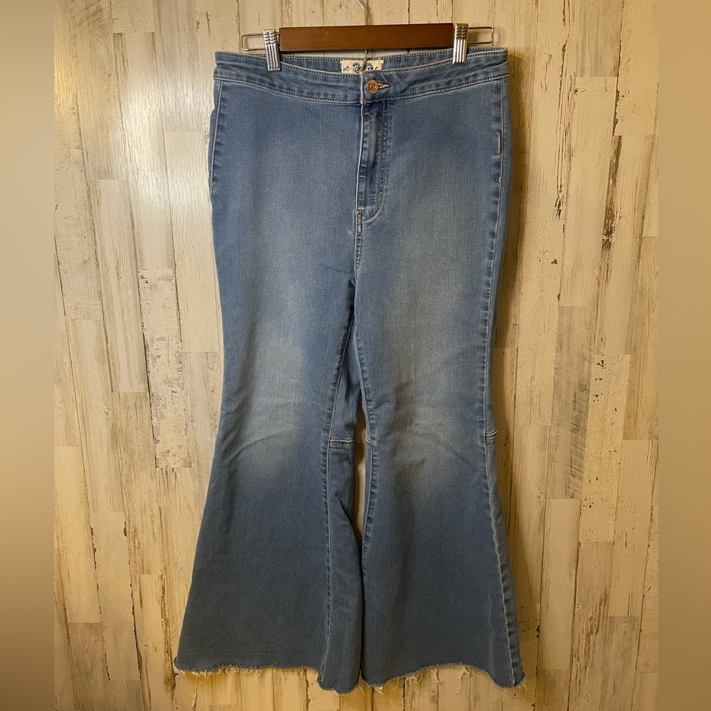 Women’s We The Free Wide‎ Leg Raw Hem Jeans Size 30